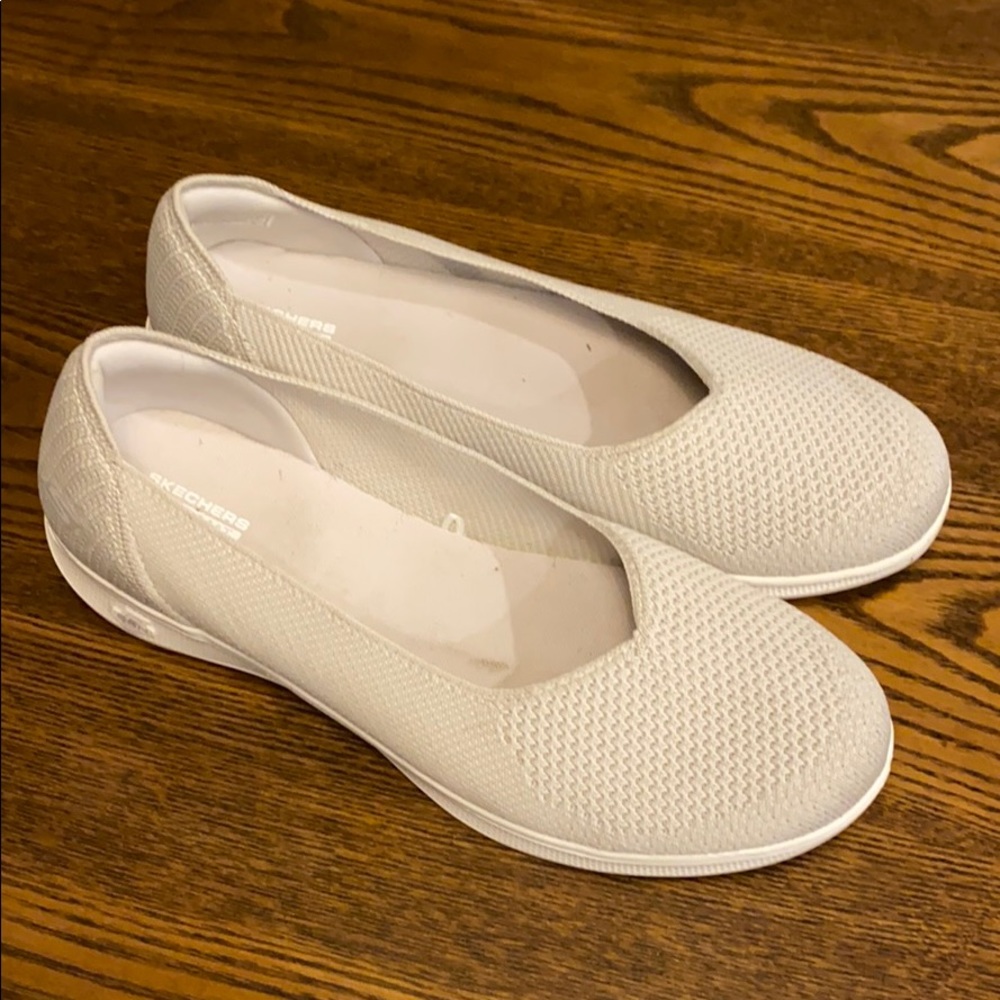 Skechers goga mat size 11 cream sketchers